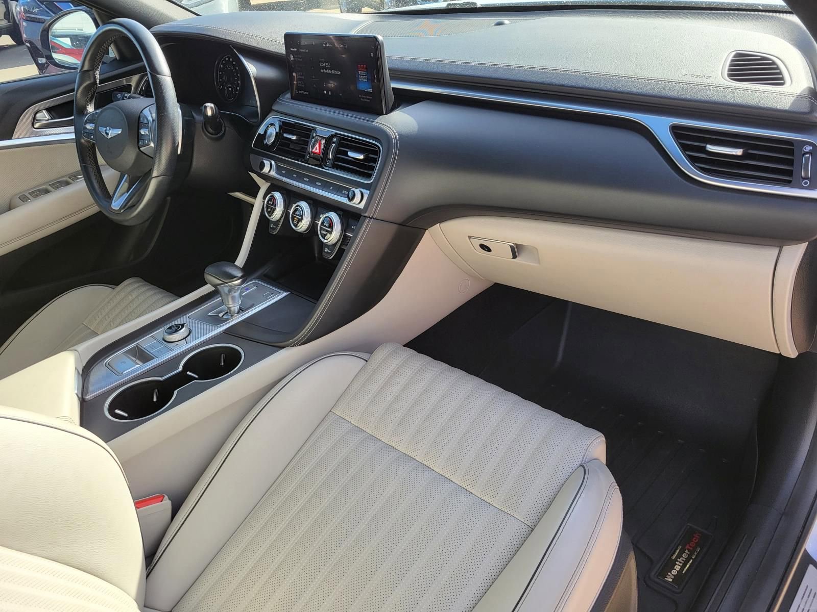 Used 2022 Genesis G70 3.3T image 14