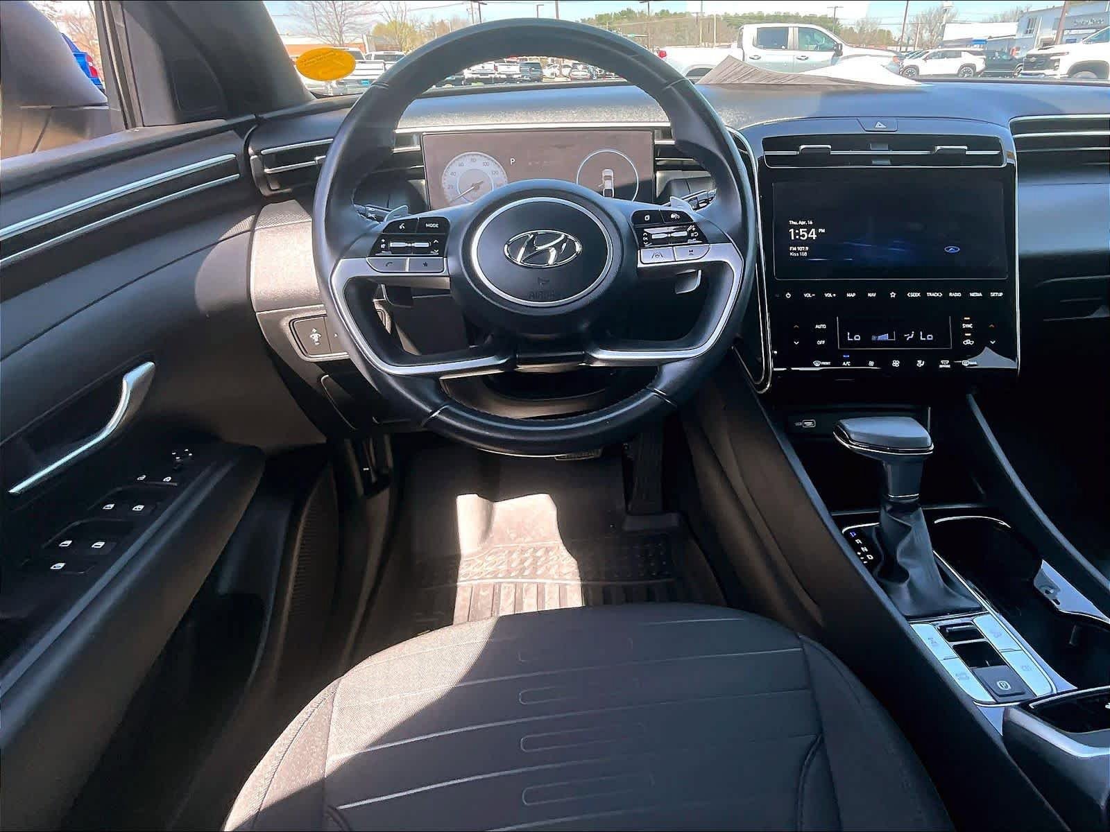 Used 2023 Hyundai Santa Cruz SEL Premium image 16