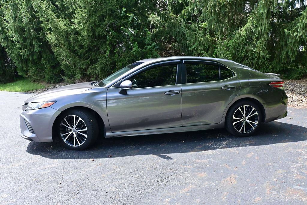 Used 2018 Toyota Camry SE w/ Moonroof Package FWD image 17