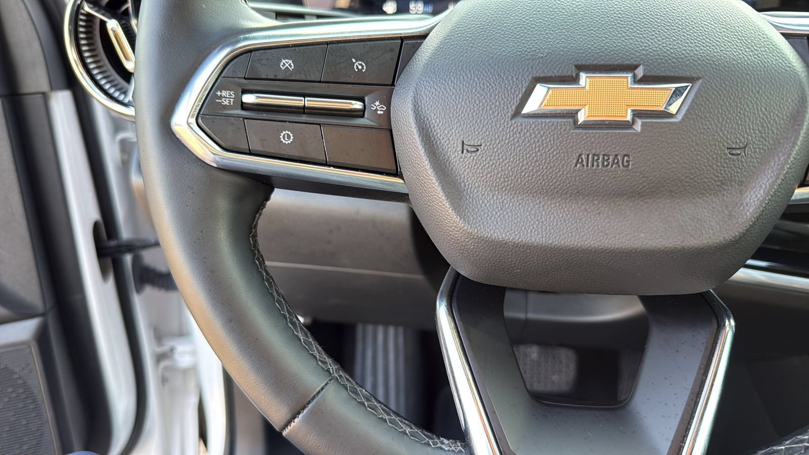 Used 2026 Chevrolet Equinox LT AWD/4WD image 13