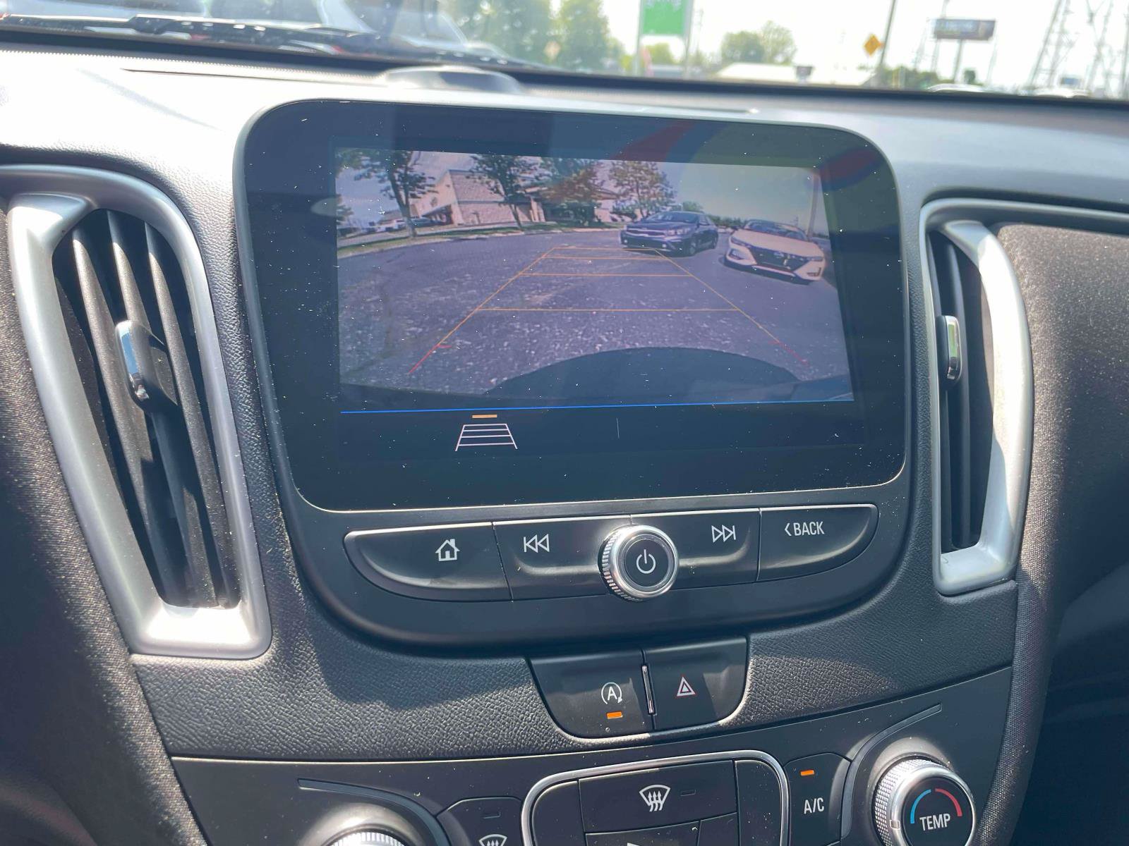 Used 2020 Chevrolet Malibu LS FWD image 17
