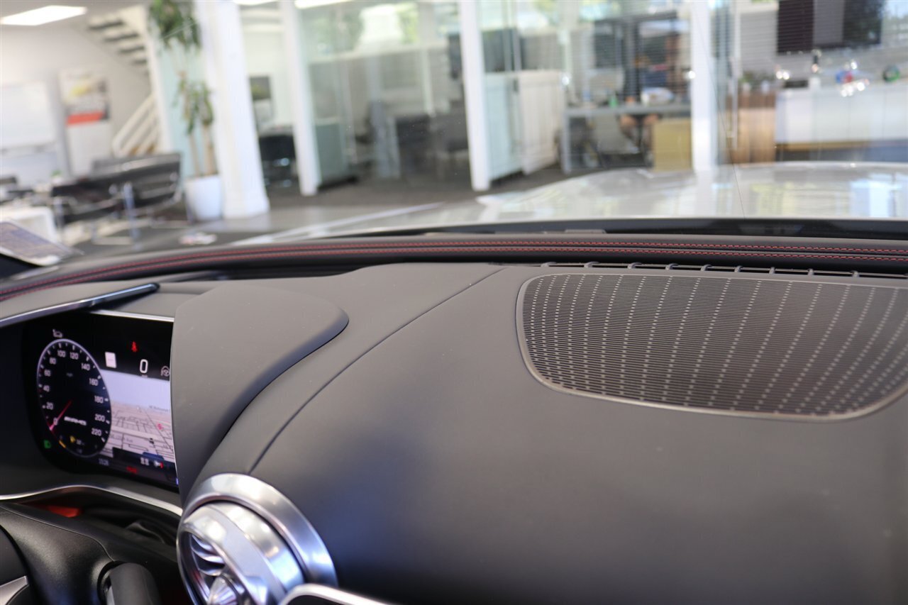 Used 2023 Mercedes-Benz SL 63 AMG 4MATIC w/ Driver Assistance Package image 37