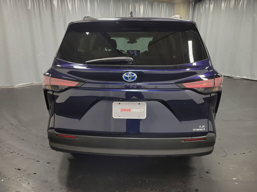 Used 2022 Toyota Sienna LE image 7