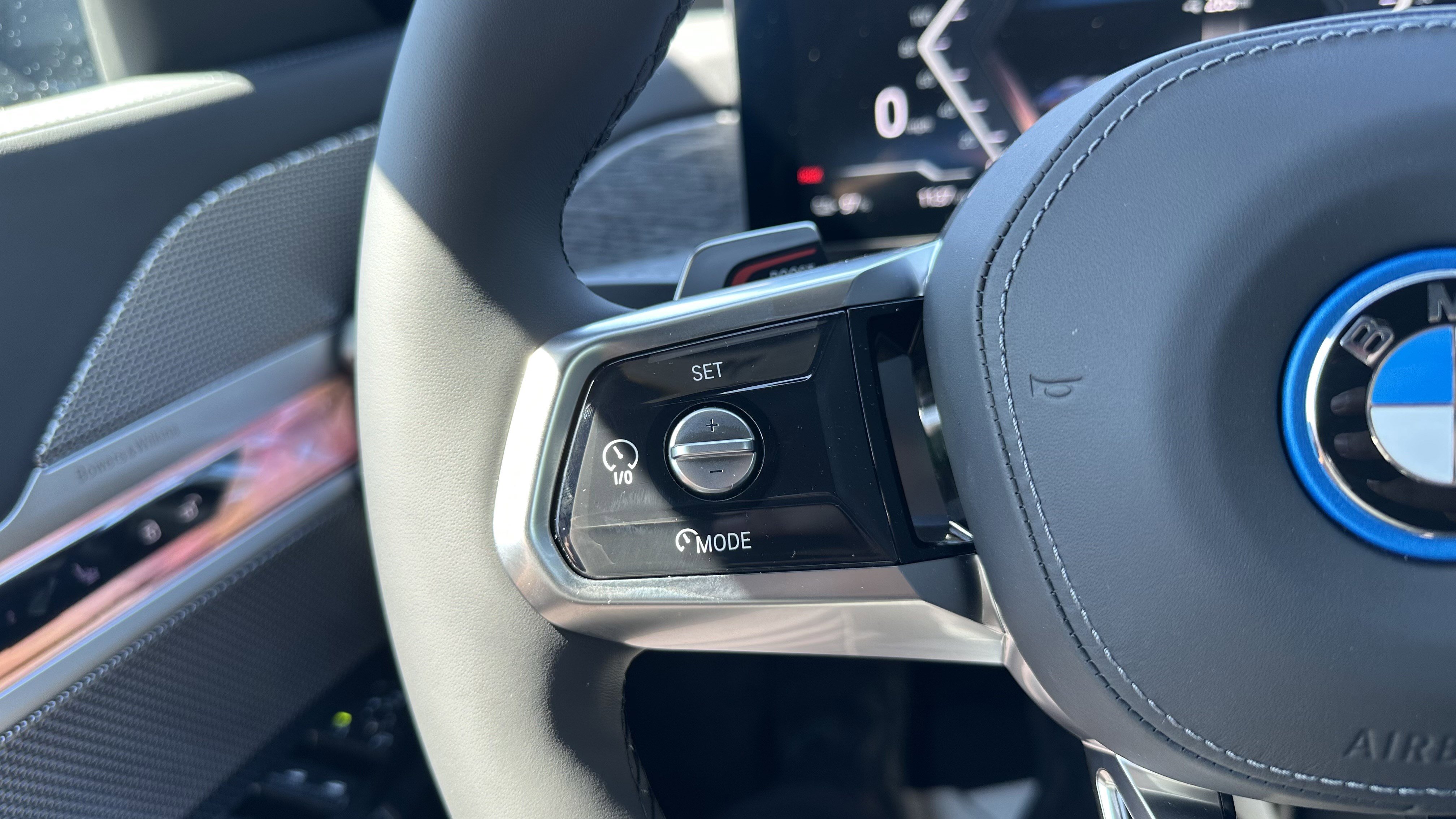 Used 2025 BMW i7 xDrive60 w/ M Sport Package RWD image 18