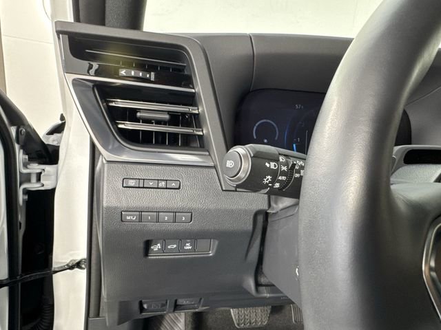 Used 2025 Lexus GX 550 w/ Cold Area Package image 15