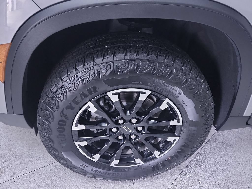 Used 2025 Chevrolet Traverse Z71 AWD/4WD image 10