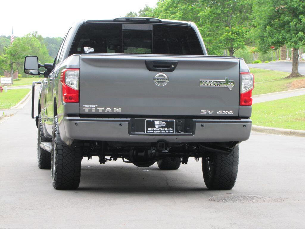 Used 2017 Nissan Titan SV AWD/4WD image 10