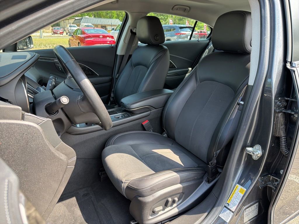 Used 2016 Buick LaCrosse FWD image 18