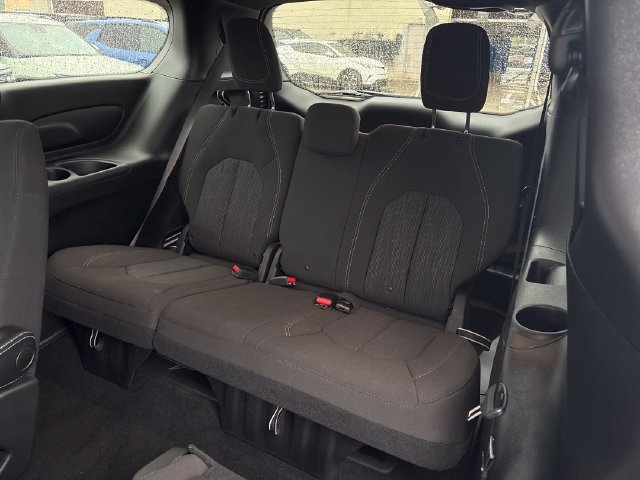 Used 2020 Chrysler Pacifica Touring w/ S Appearance Package FWD image 21