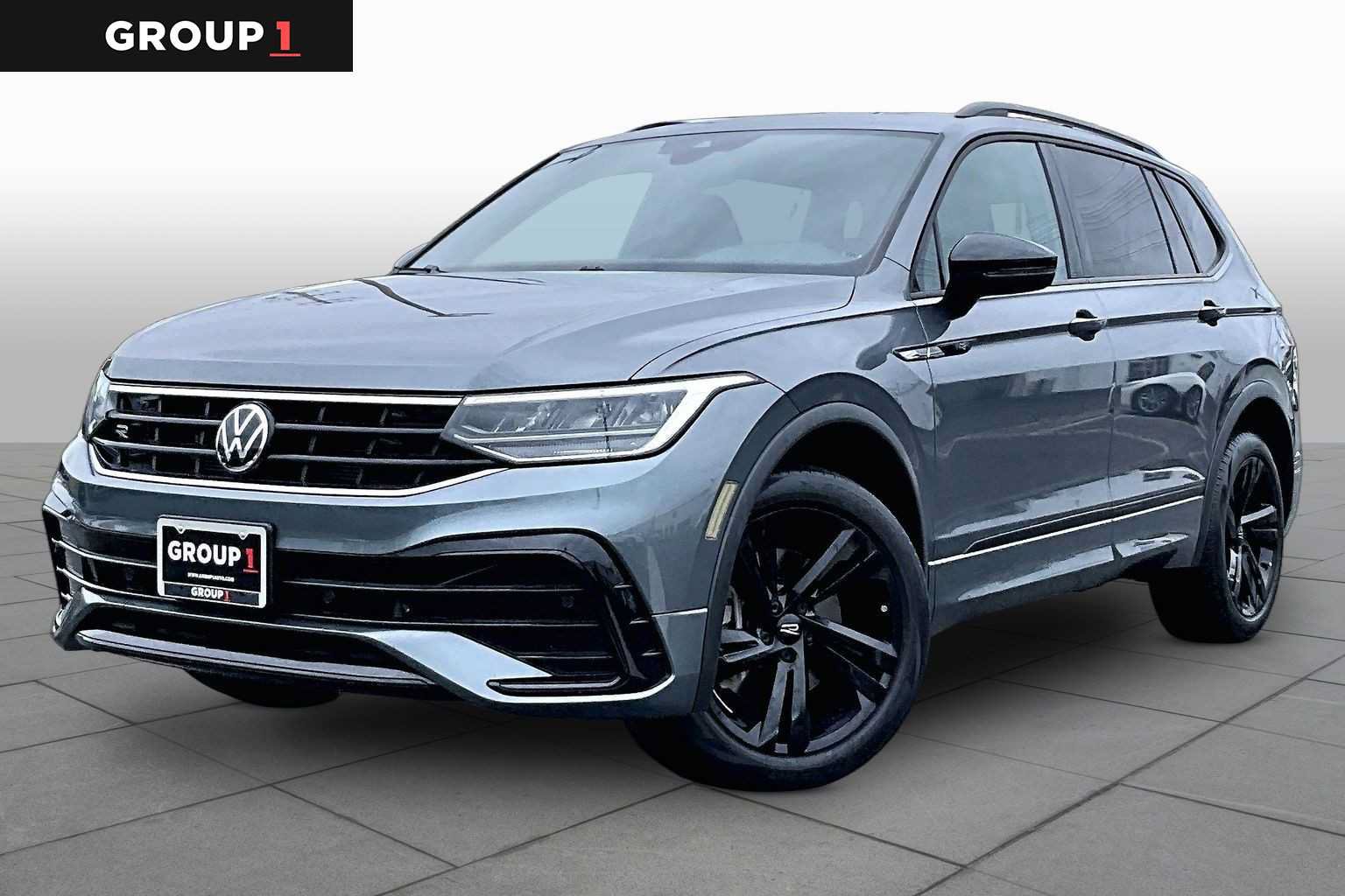 Used 2024 Volkswagen Tiguan SE R-Line AWD/4WD image 1