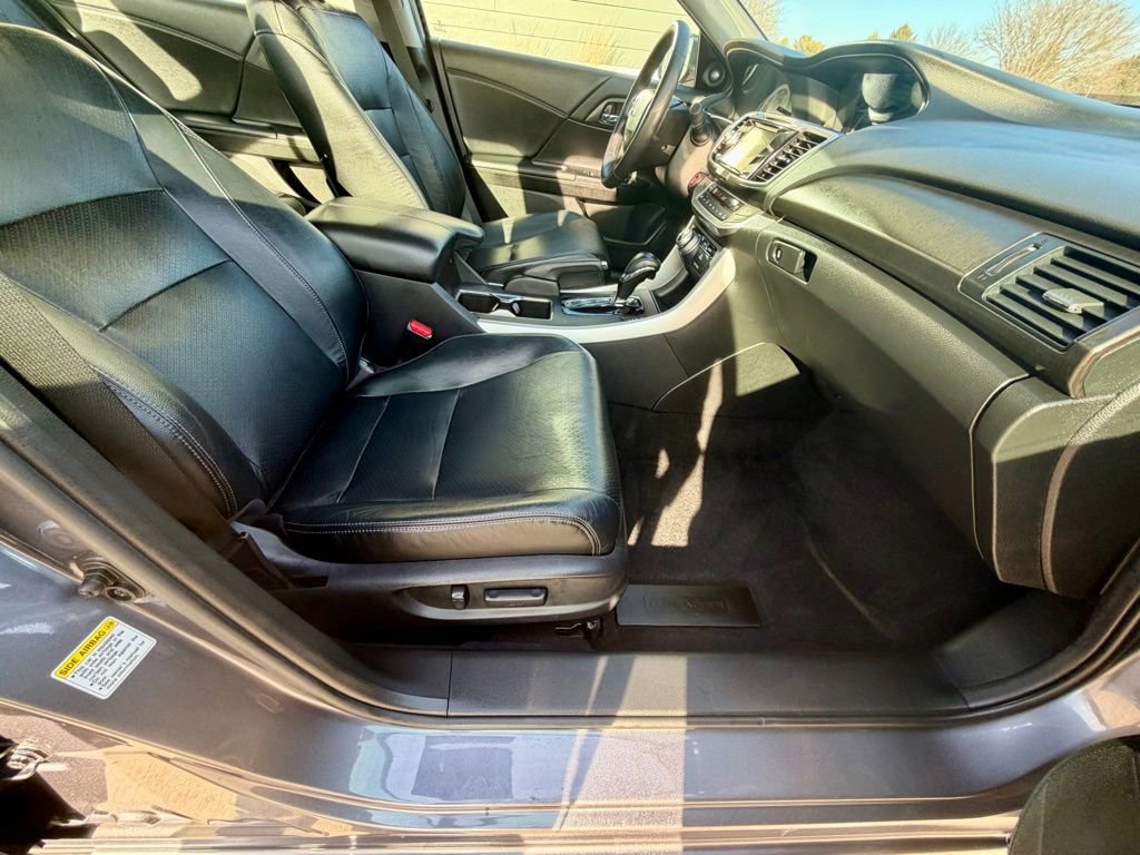 Used 2015 Honda Accord EX-L image 17