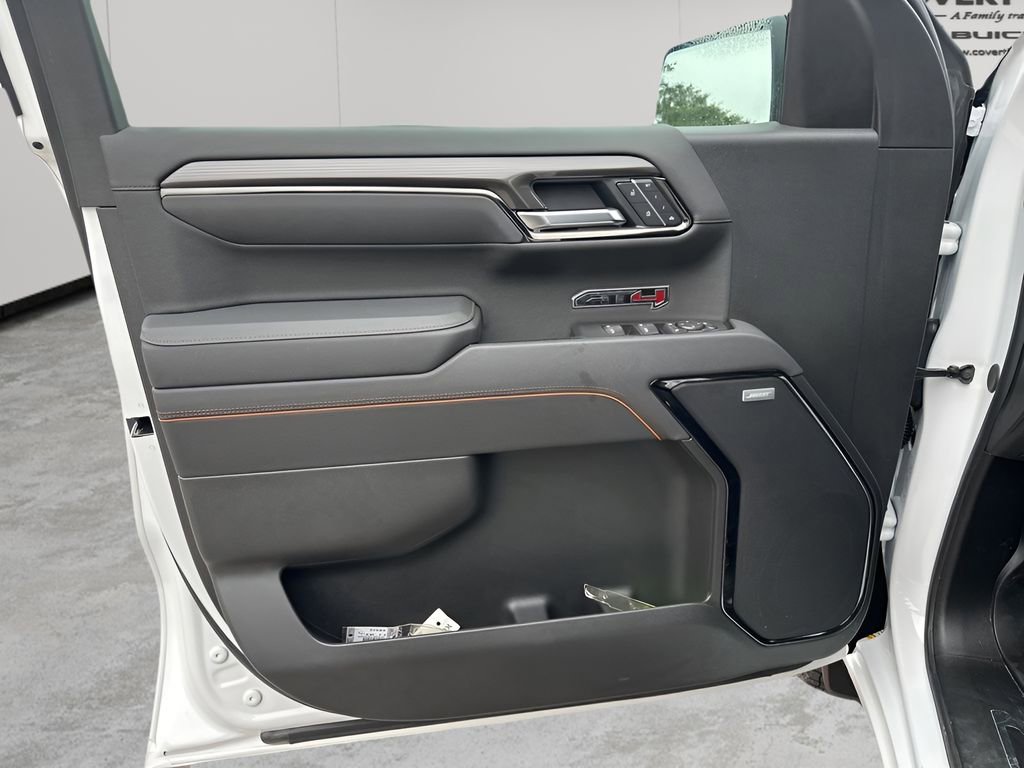 Used 2025 GMC Sierra 1500 AT4 image 25