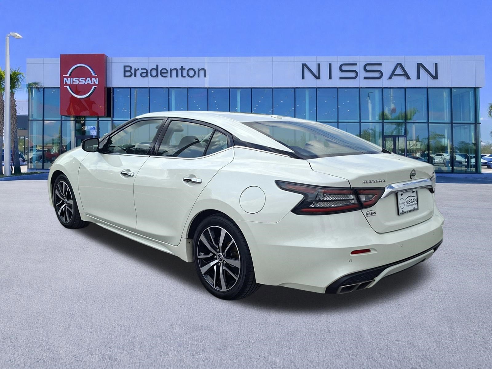 Used 2023 Nissan Maxima SV w/ Floor Mat Group FWD image 7