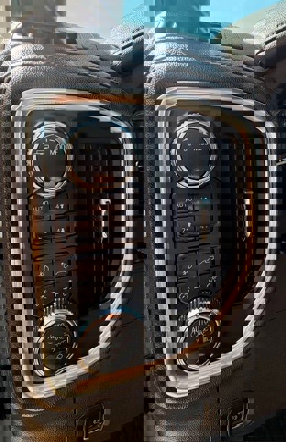 Certified 2022 GMC Sierra 3500 Denali w/ Denali Ultimate Package image 14