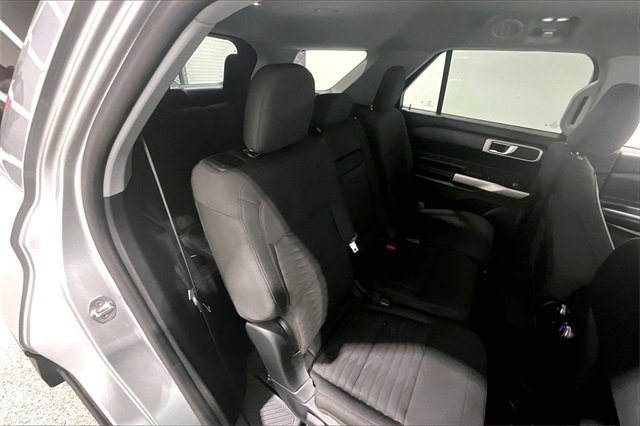 Used 2021 Ford Explorer XLT image 24
