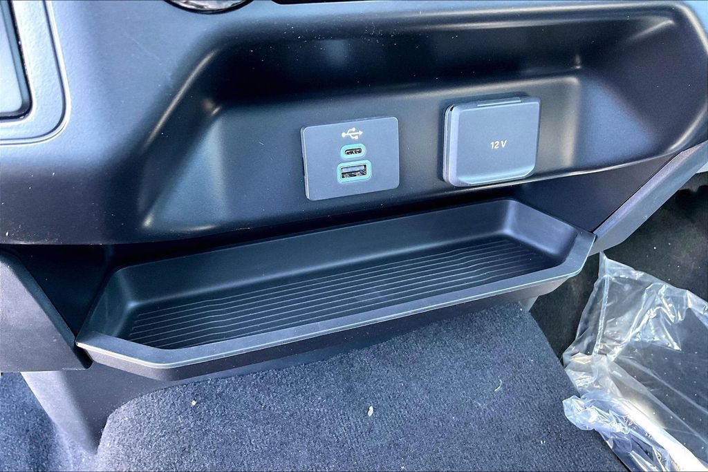 New 2026 Ford F450 XLT w/ Ambulance Prep Package RWD image 13