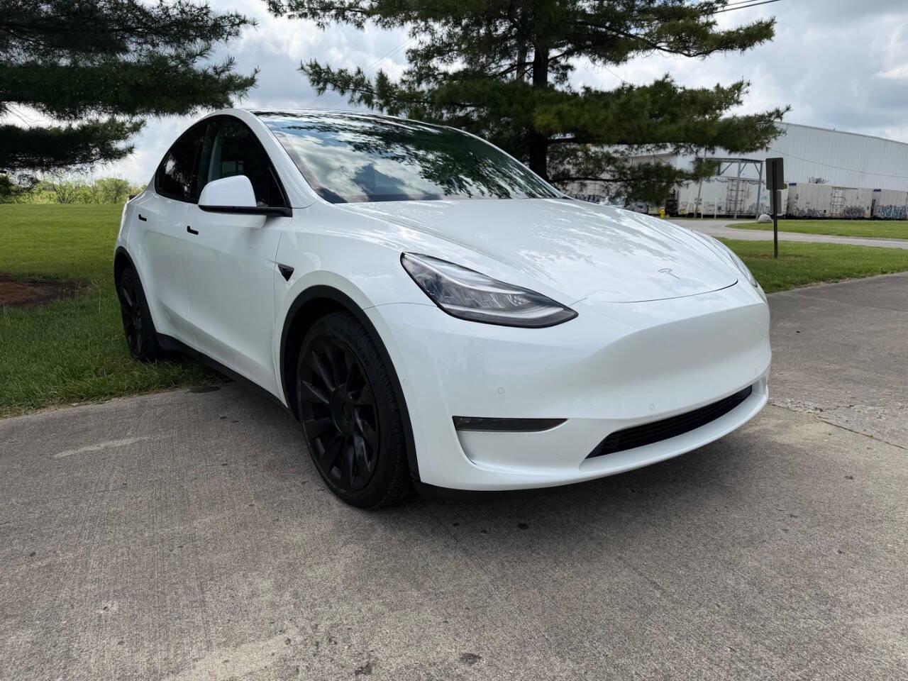 Used 2021 Tesla Model Y Long Range AWD/4WD image 2