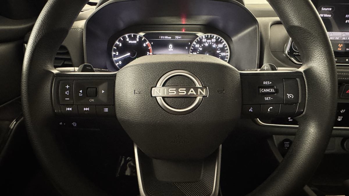 Used 2025 Nissan Rogue S AWD/4WD image 15