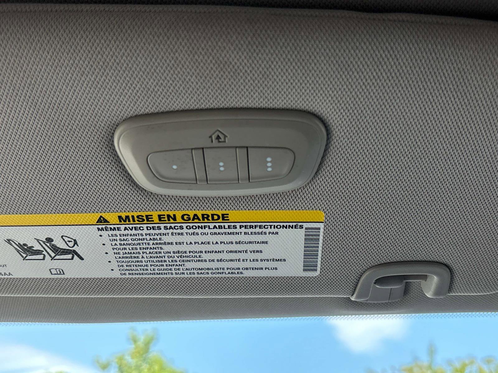 Used 2018 Chrysler Pacifica Limited image 29