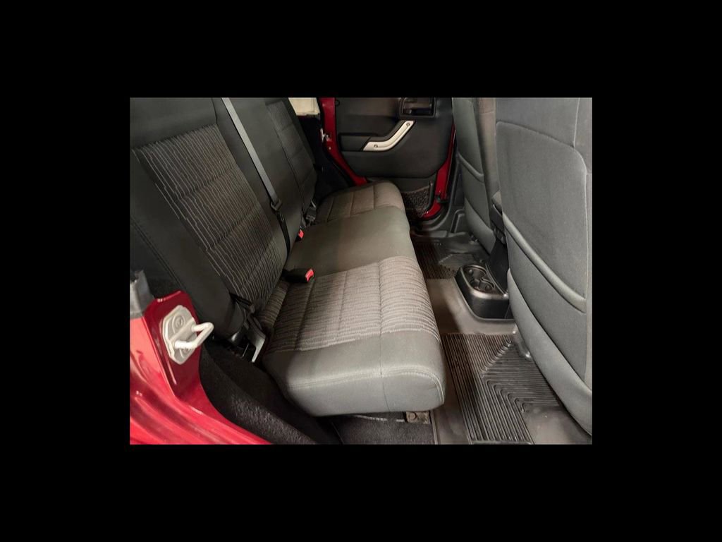 Used 2012 Jeep Wrangler Unlimited Sahara w/ Dual Top Group image 19