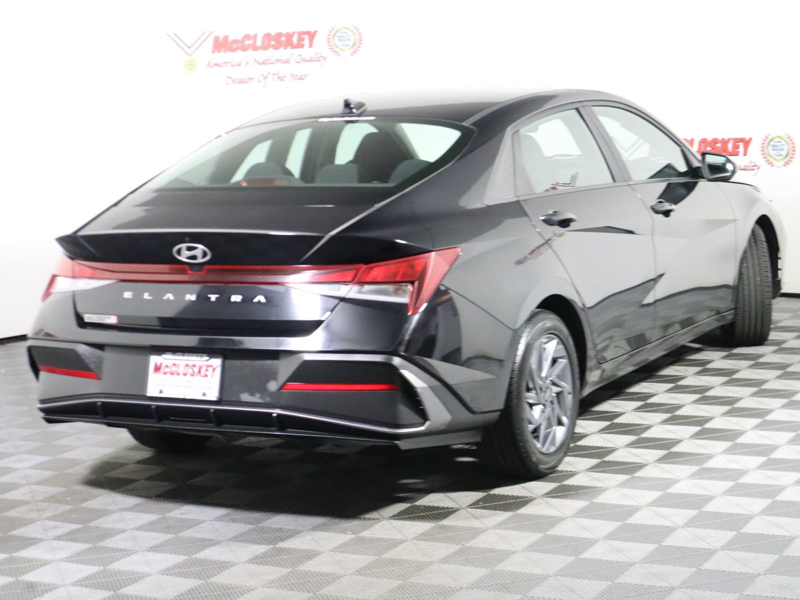 Used 2024 Hyundai Elantra SEL FWD image 5
