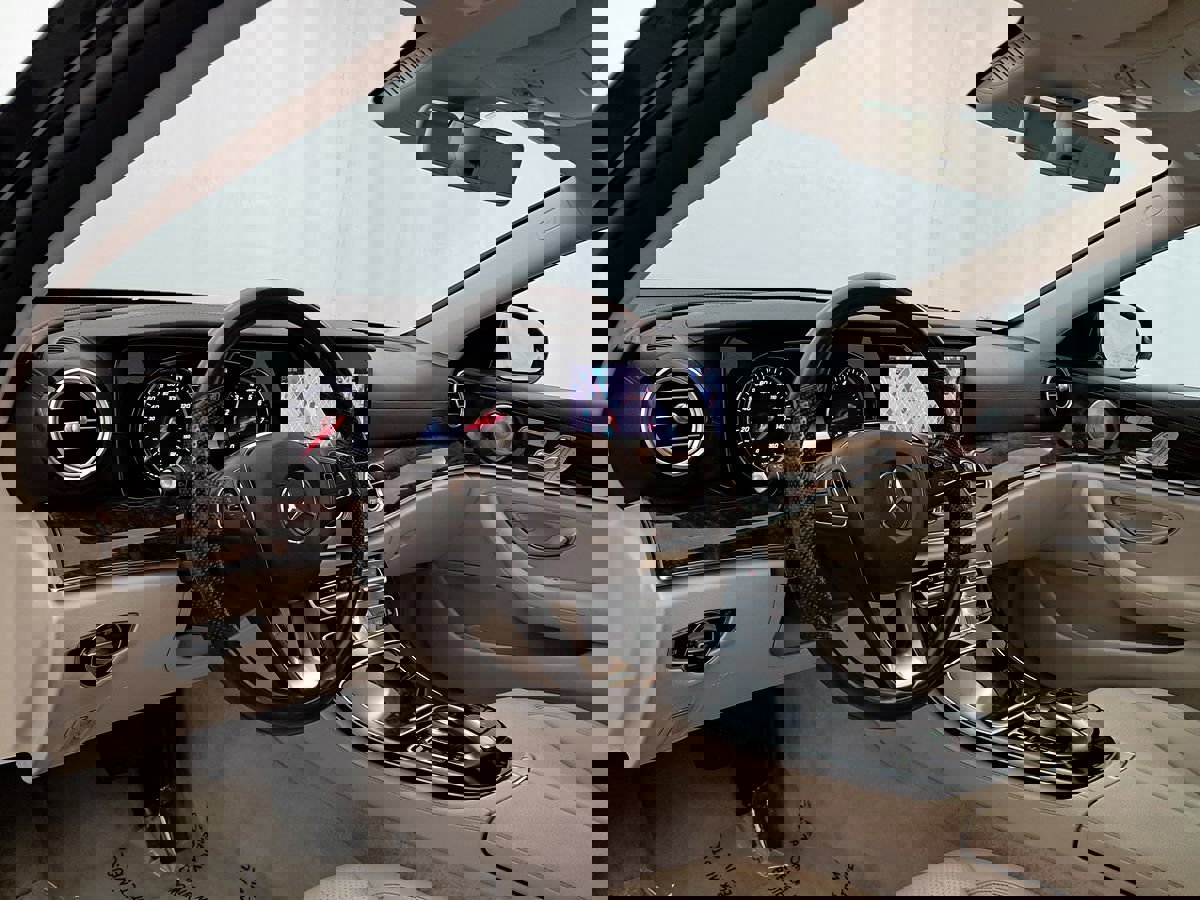 Used 2018 Mercedes-Benz E 300 4MATIC image 6