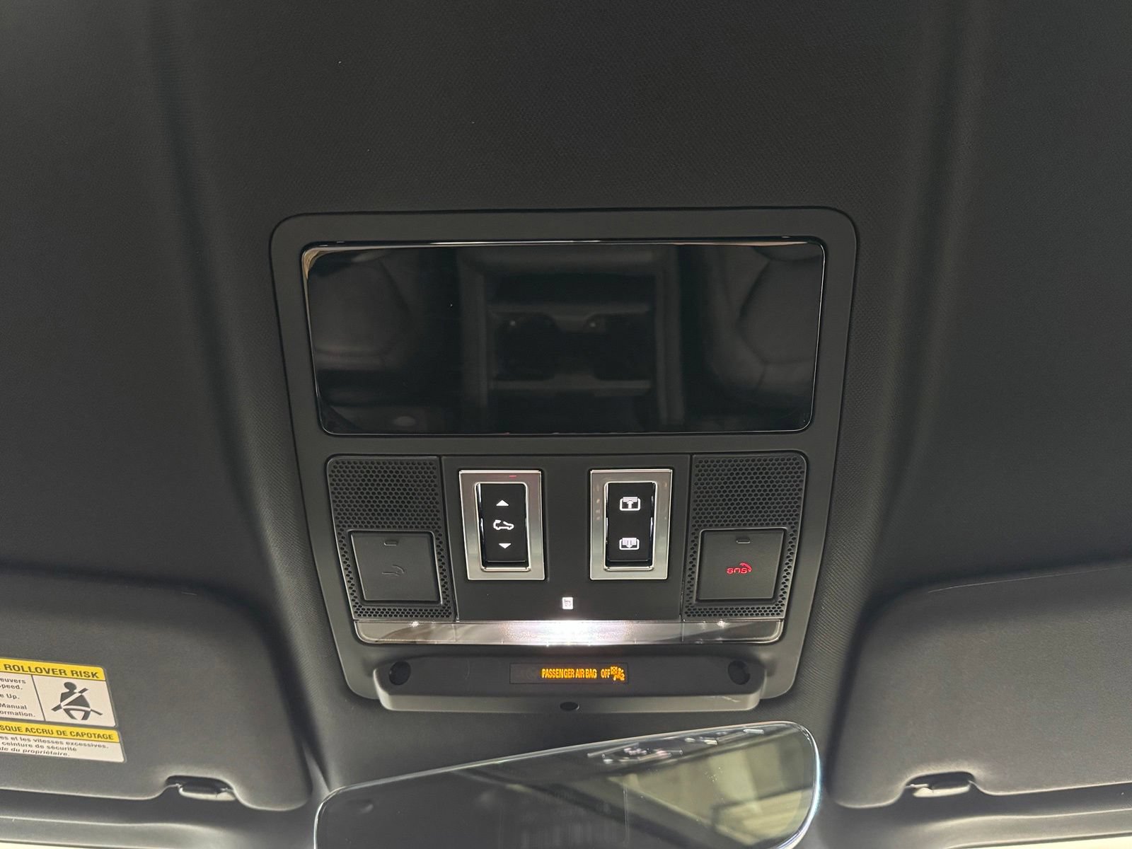 New 2026 Land Rover Defender 110 X-Dynamic SE AWD/4WD image 27