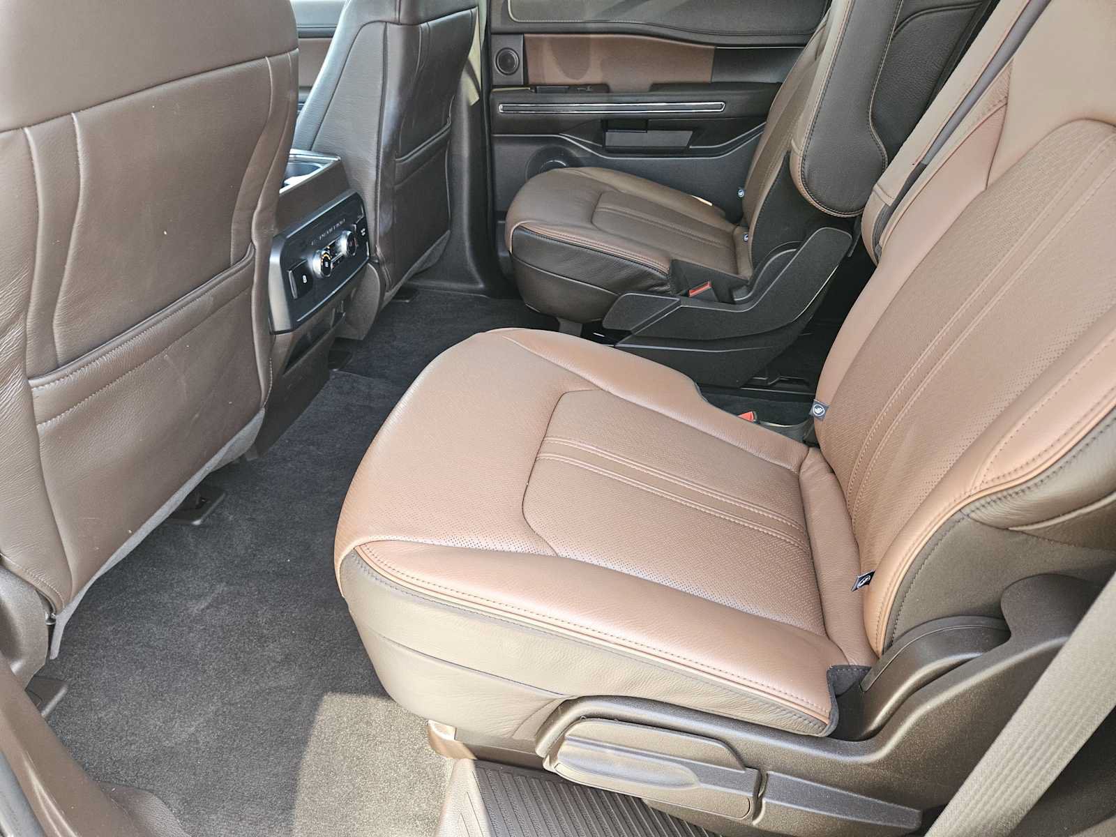 Used 2024 Ford Expedition King Ranch AWD/4WD image 30