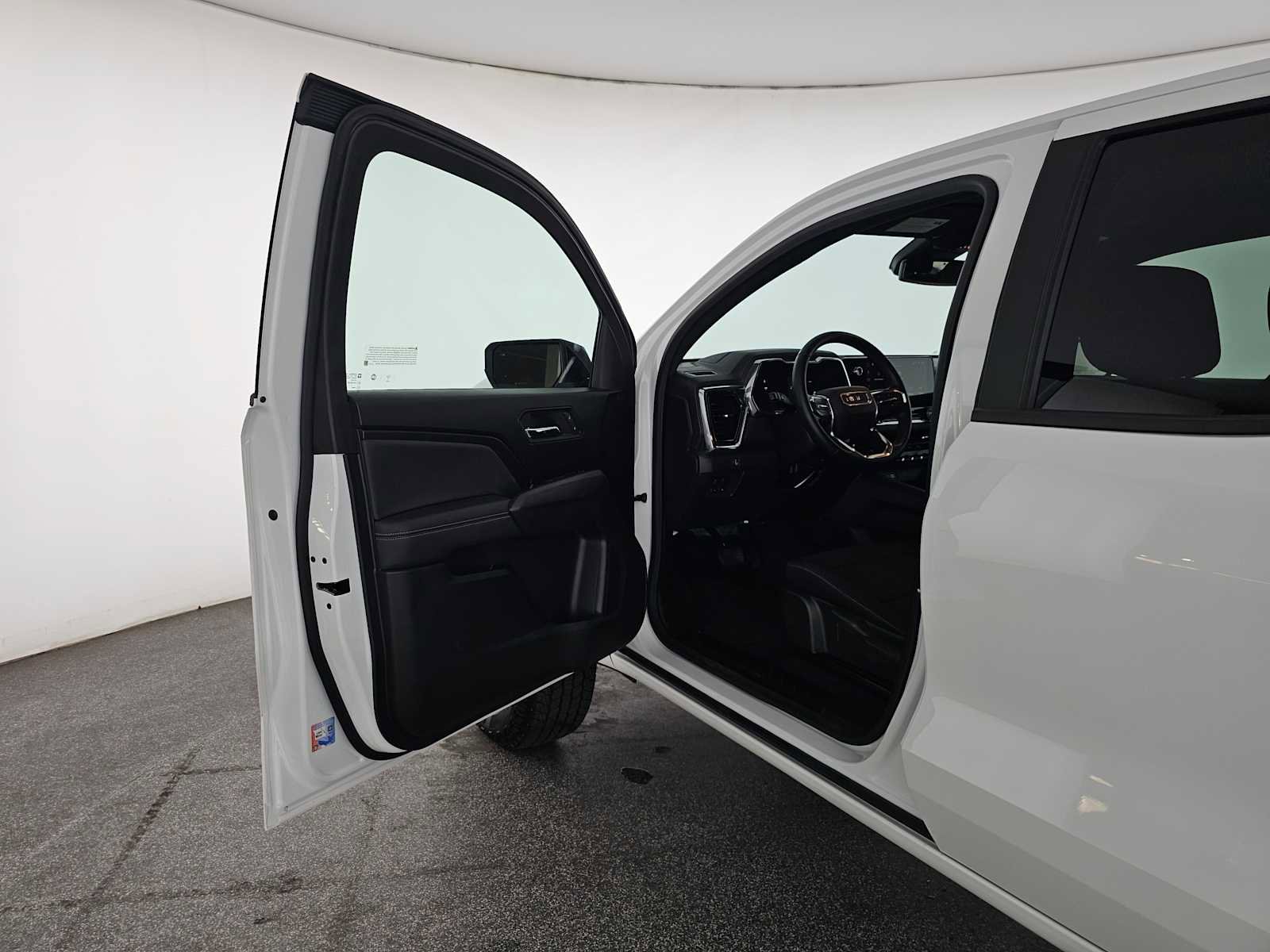 Used 2024 GMC Canyon Elevation w/ Convenience Package image 20