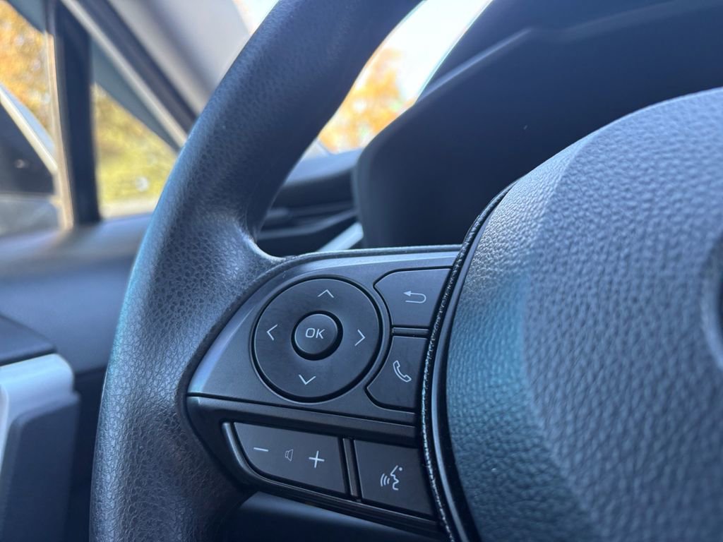 Used 2021 Toyota RAV4 XLE image 14