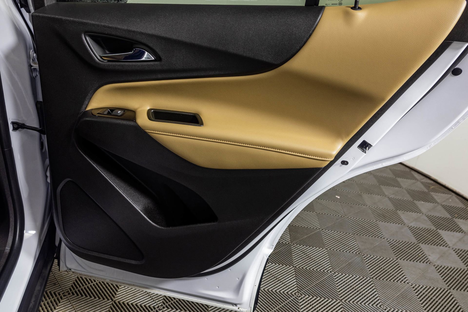 Used 2024 Chevrolet Equinox Premier image 49