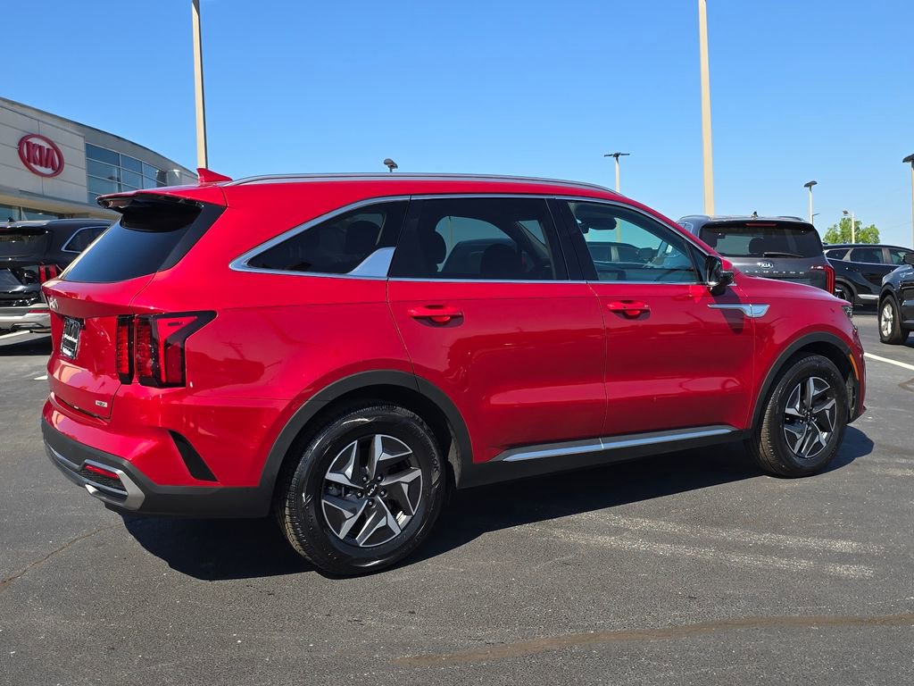 Certified 2023 Kia Sorento EX image 3