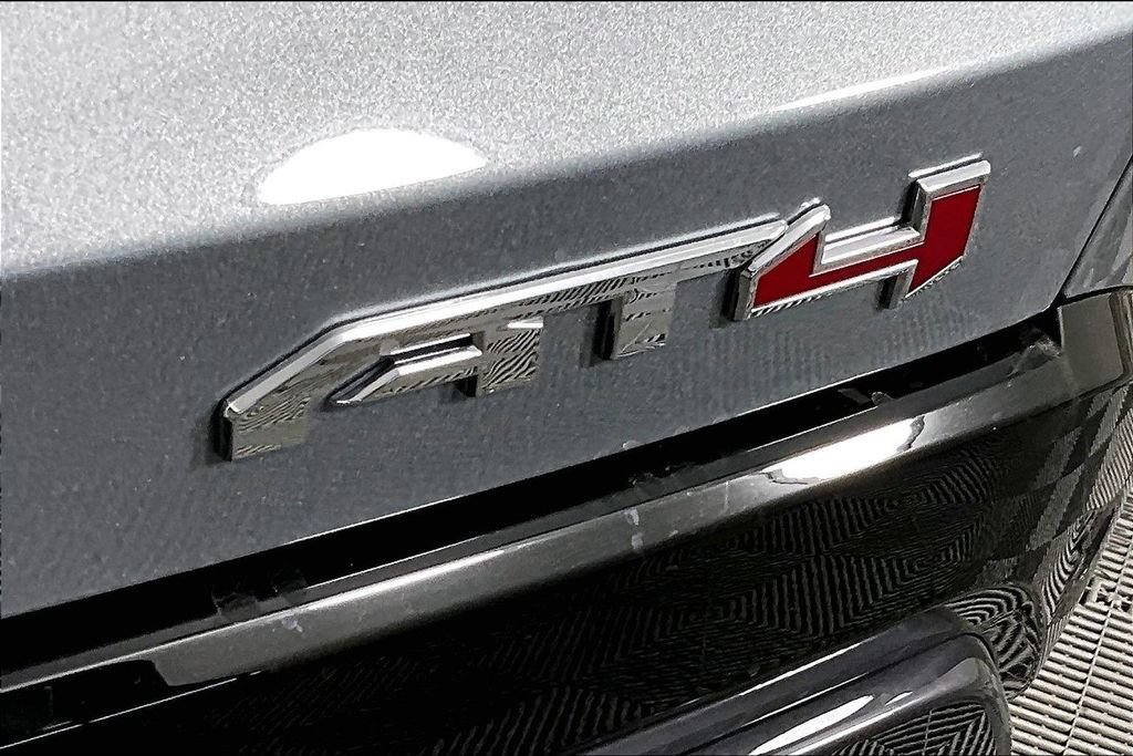 New 2026 GMC Terrain AT4 w/ LPO, Floor Liner Package AWD/4WD image 9