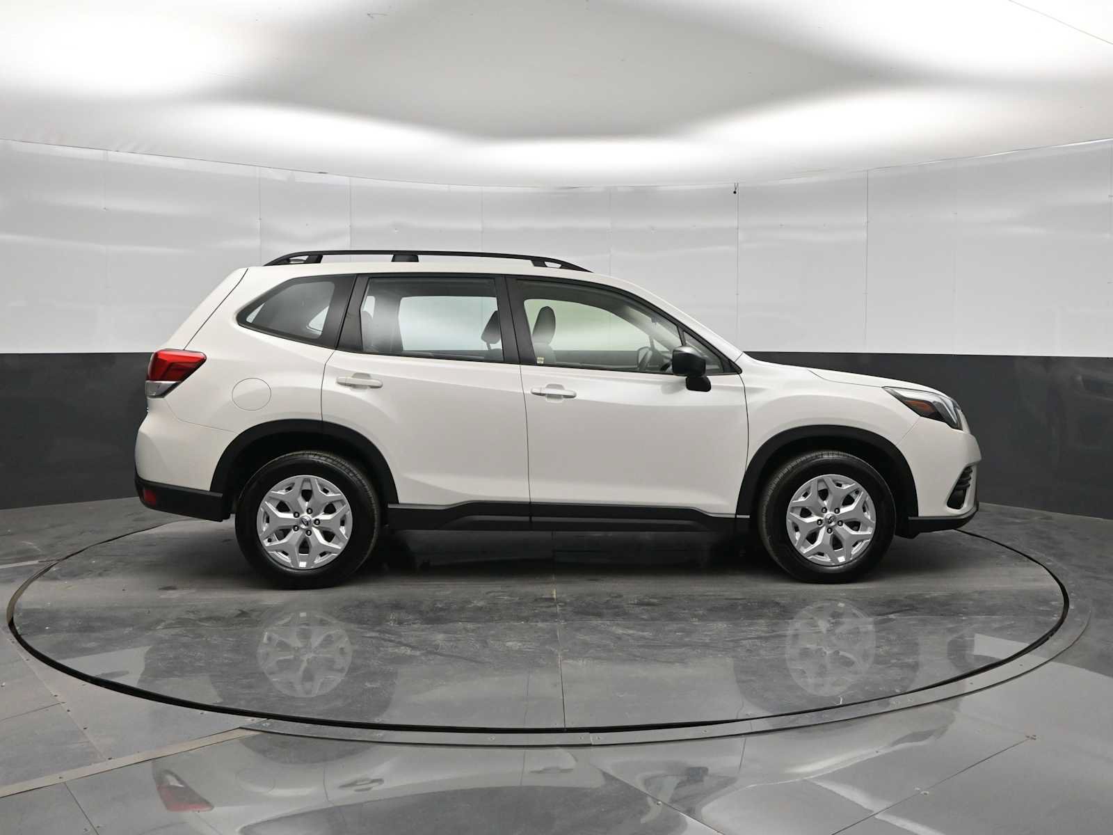 Used 2024 Subaru Forester AWD/4WD image 9