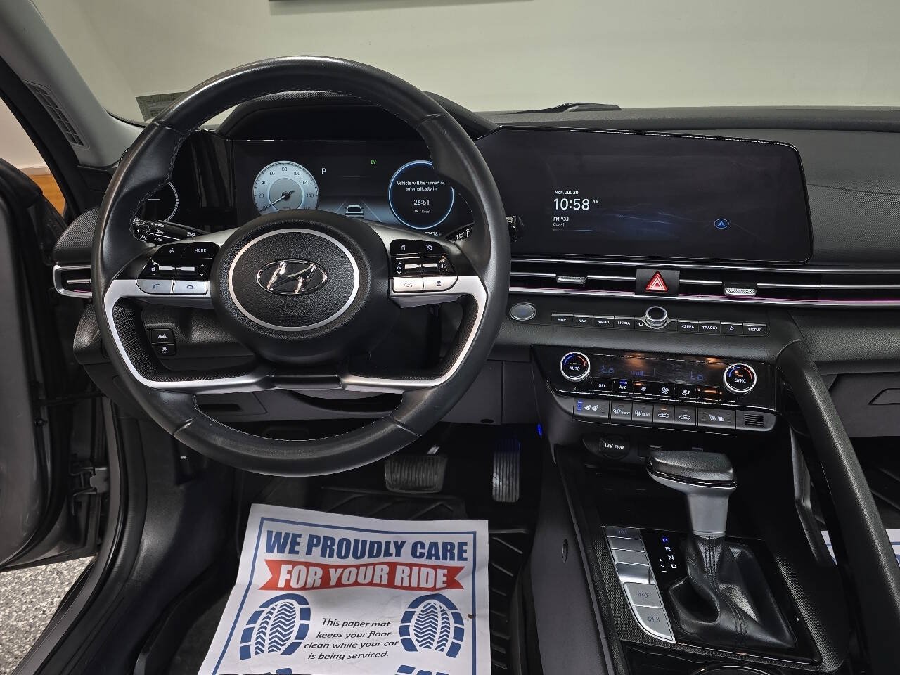 Used 2023 Hyundai Elantra Limited w/ Winter Weather Package FWD image 28