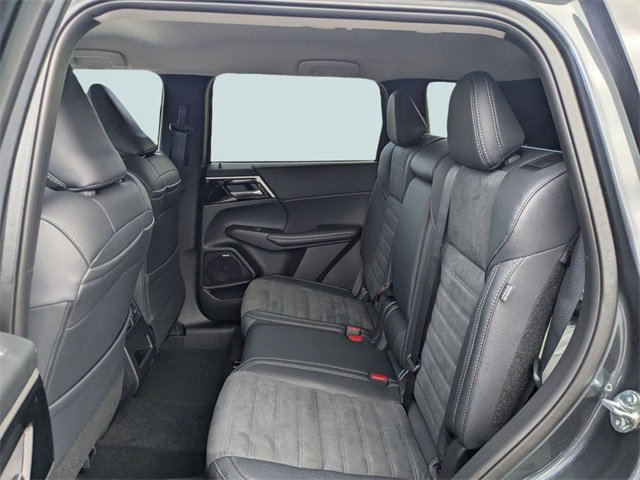 New 2025 Mitsubishi Outlander SE image 12