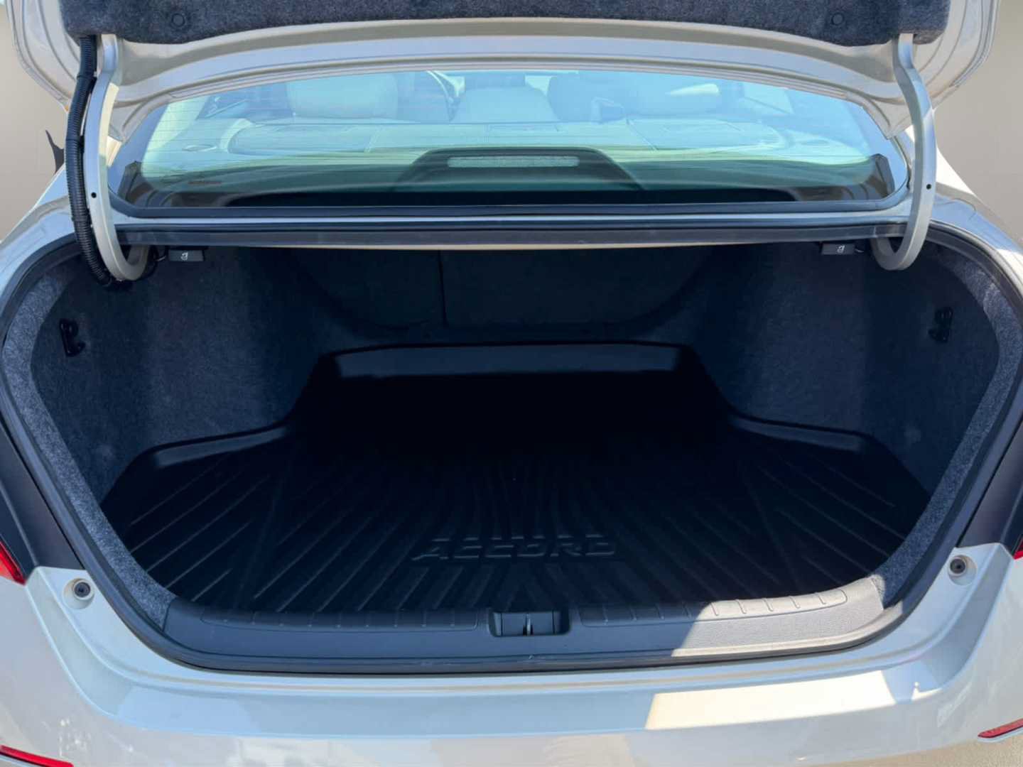 Used 2019 Honda Accord EX-L image 40