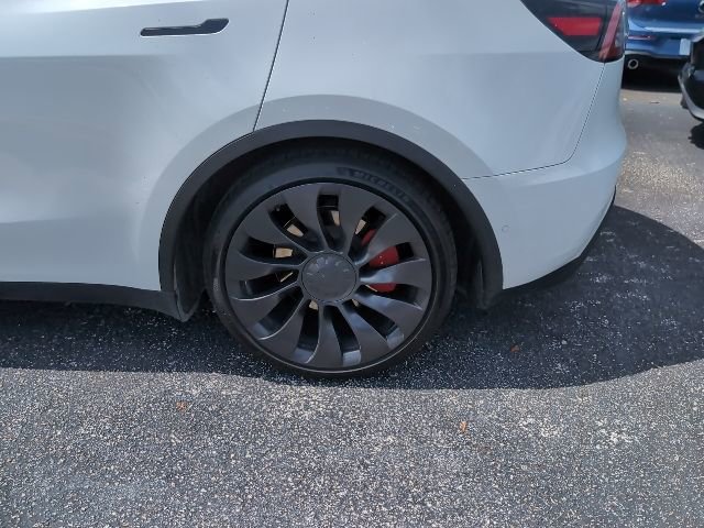 Used 2022 Tesla Model Y Performance image 7