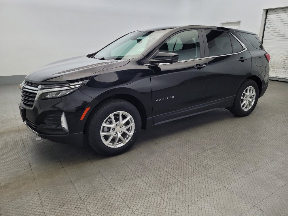Used 2023 Chevrolet Equinox LT image 2