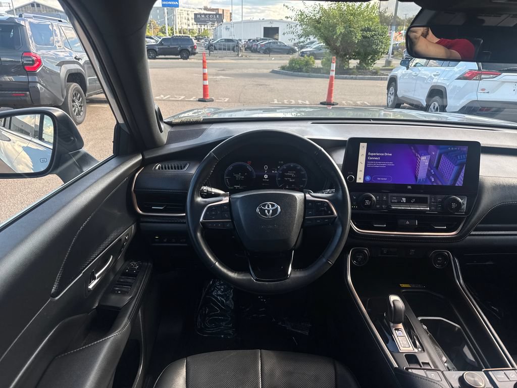 Used 2025 Toyota Grand Highlander AWD Hybrid image 13