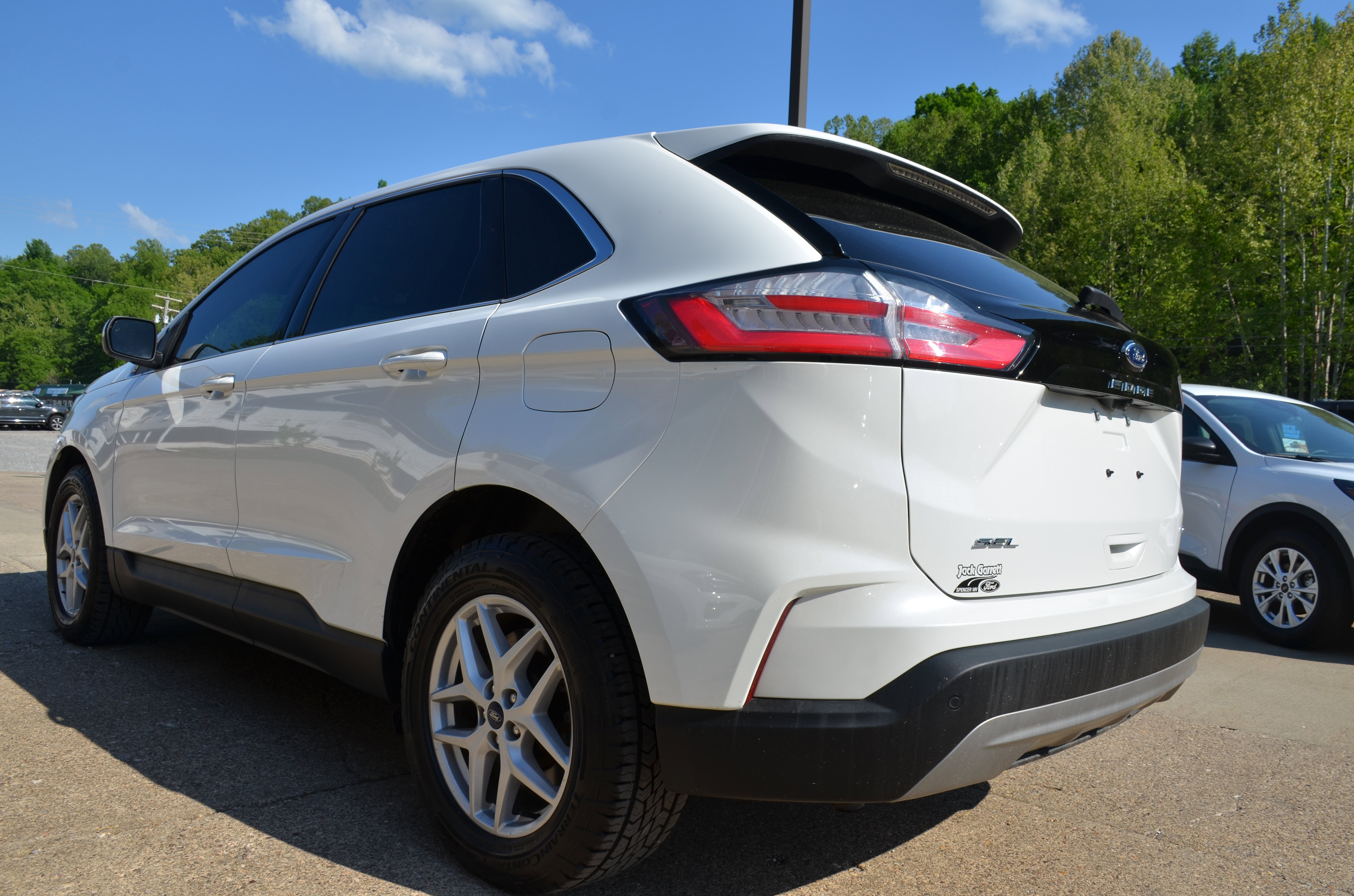 Used 2022 Ford Edge SEL w/ Convenience Package AWD/4WD image 3