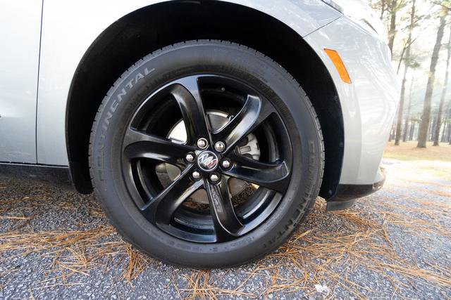 Used 2024 Buick Enclave Essence w/ Sport Touring Edition image 42