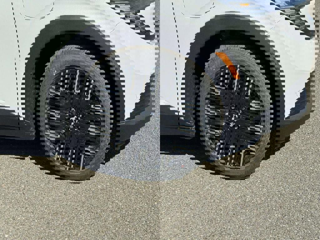 New 2026 Nissan Leaf Platinum+ w/ Floor Mat Package (Platinum+) image 7