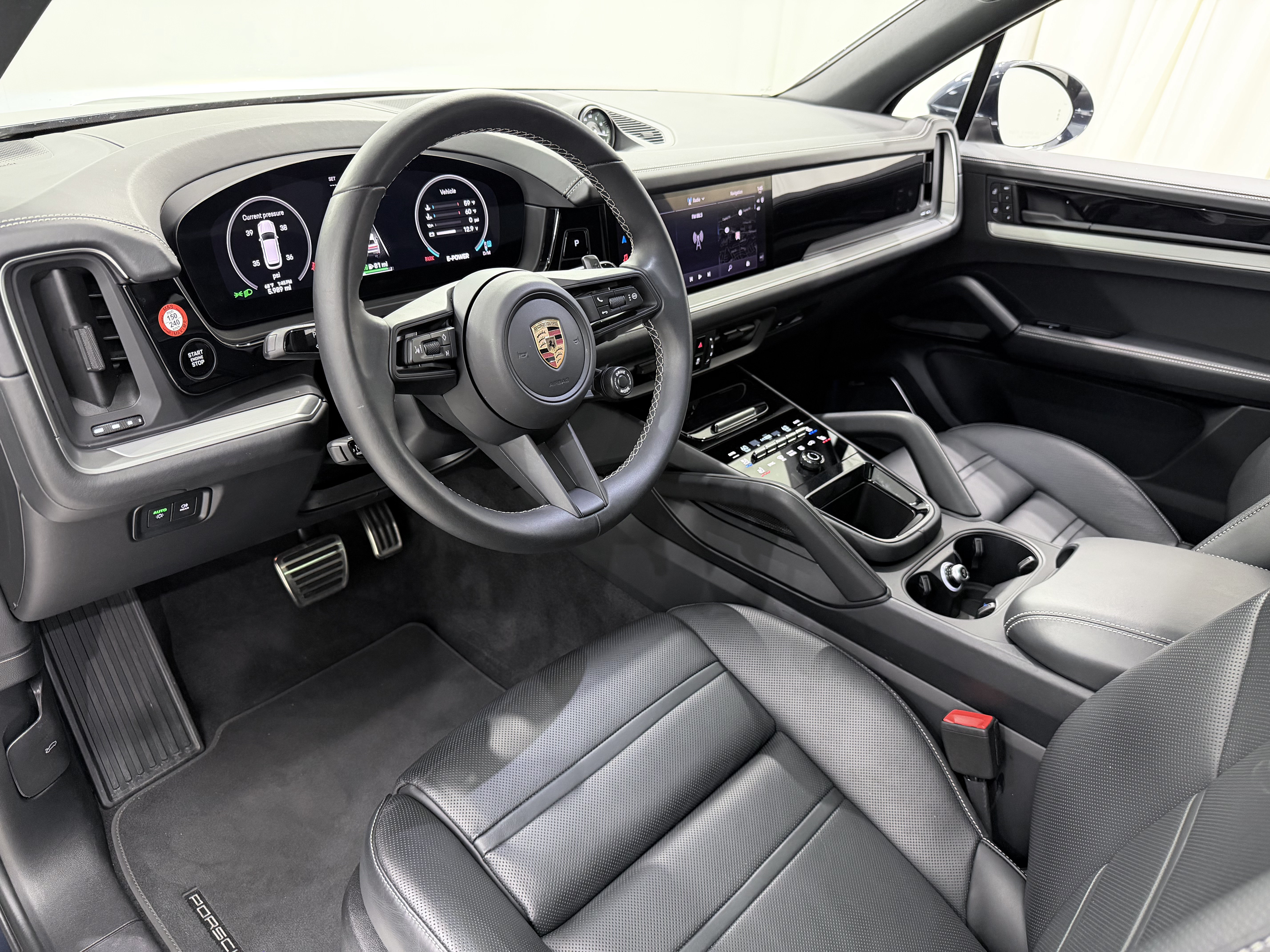 Certified 2026 Porsche Cayenne S AWD/4WD image 4