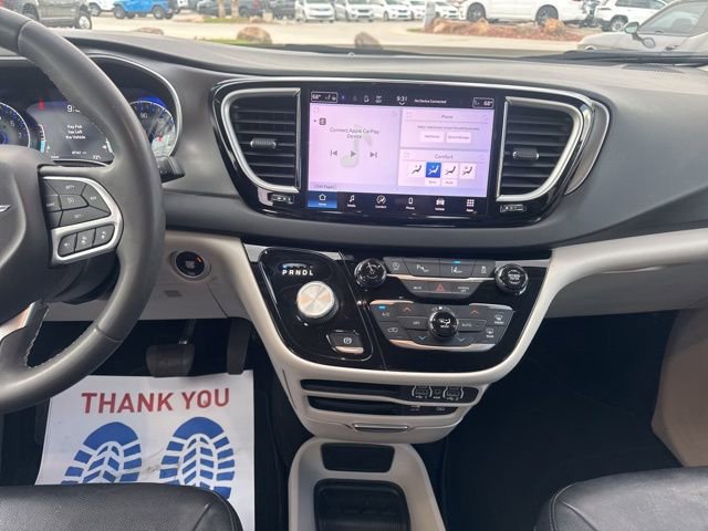 Certified 2022 Chrysler Pacifica Touring-L FWD image 13