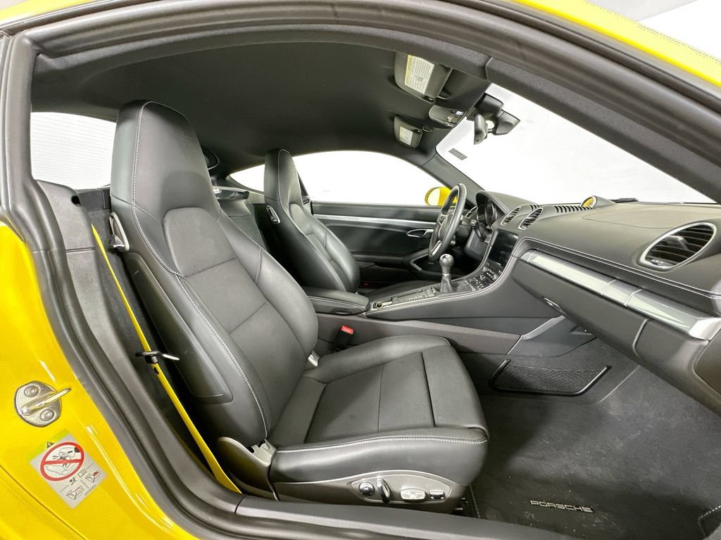 Used 2025 Porsche 718 Cayman RWD image 24