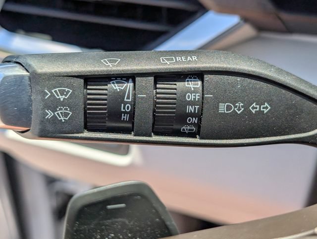 Used 2025 GMC Acadia Denali FWD image 27