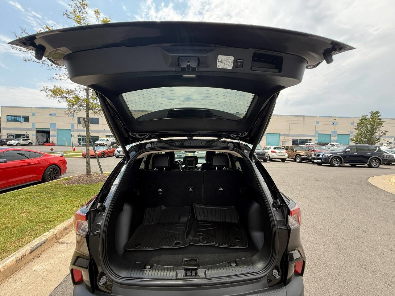 Used 2020 Ford Escape SEL image 31