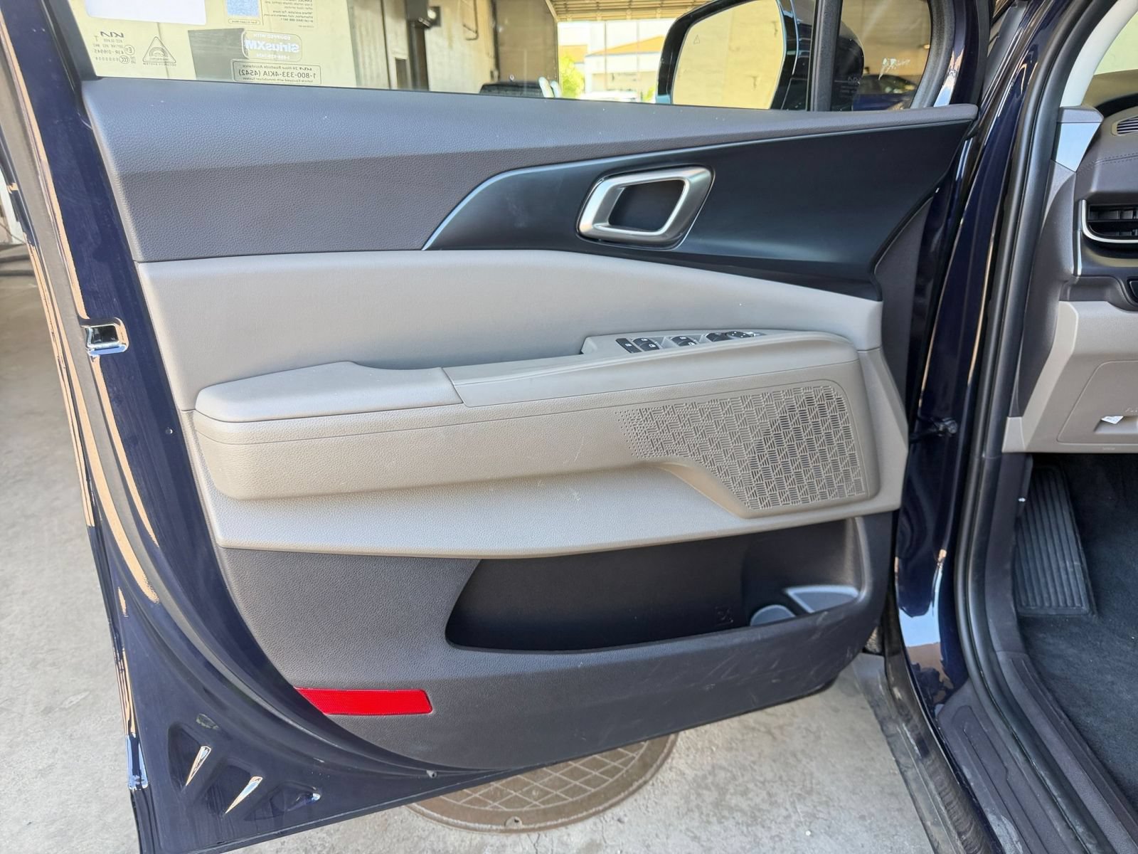 Used 2026 Kia Carnival FWD image 18