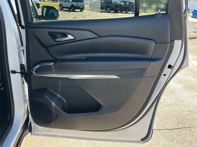 Used 2025 Chevrolet Traverse Z71 w/ Driver Confidence Package image 12